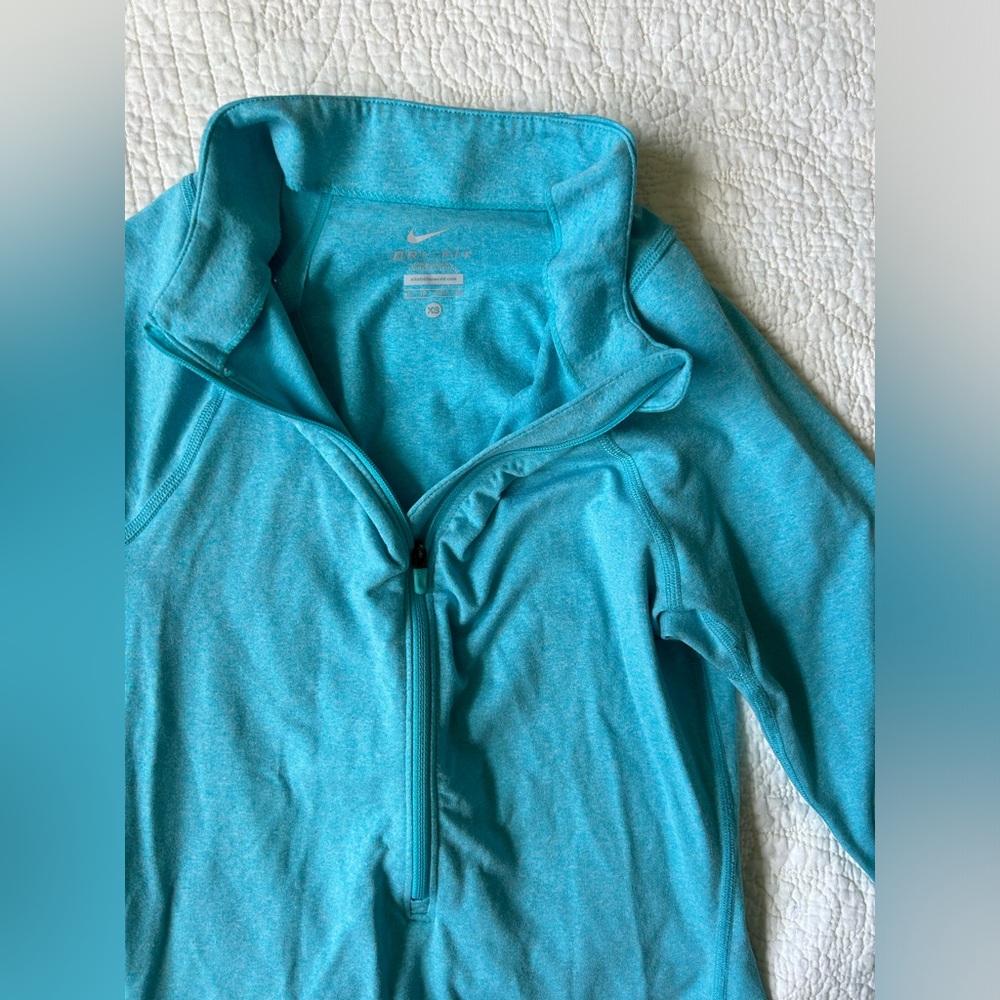 Nike Dri Fit Quarter Sleeve Pullover
